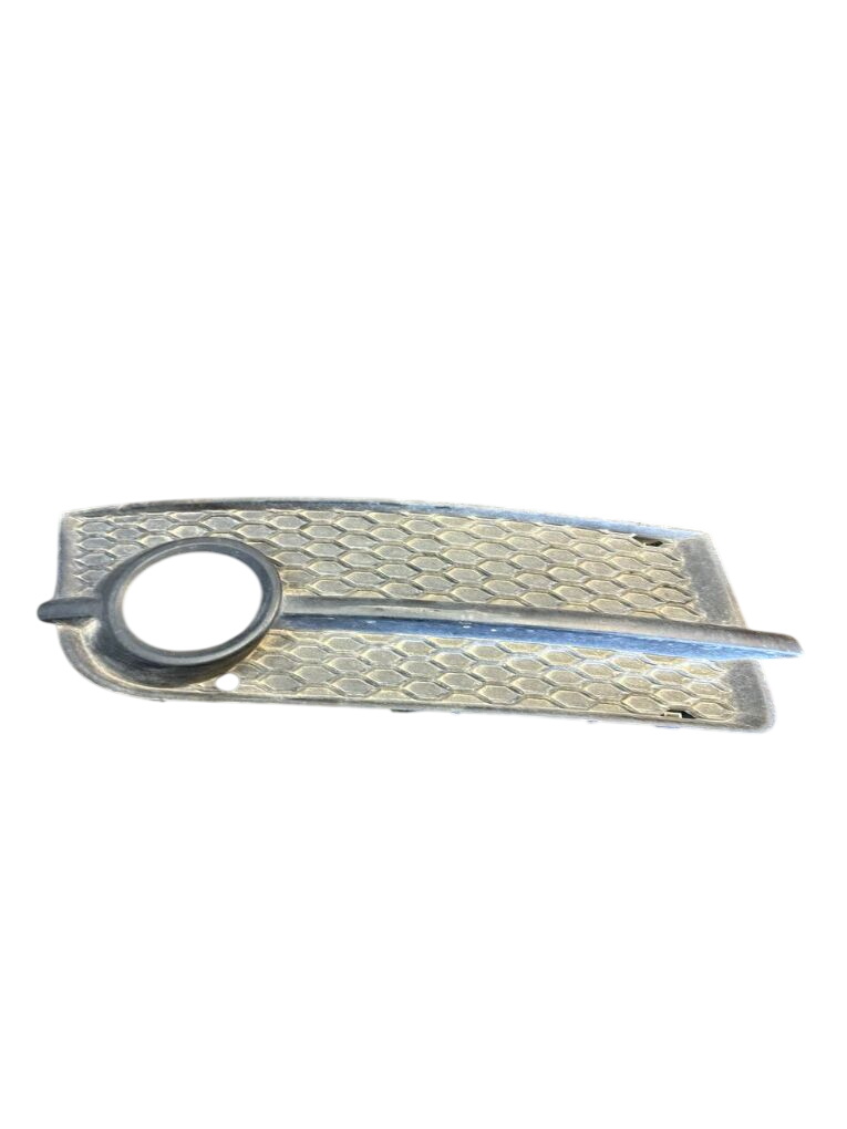Audi TT (8J) Front Bumper Grille Right 8J0807682 Front Bumper Grille Right AUDI TT (8J...