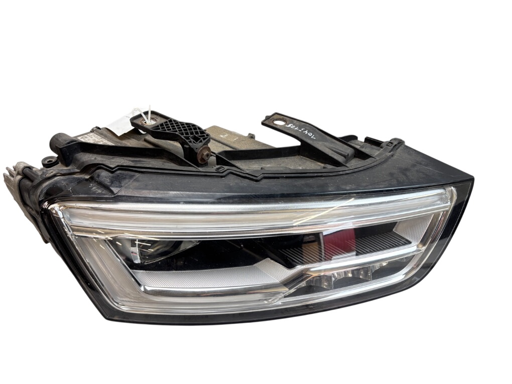 Audi Q3 (8U) передняя фара (правая) 8U0941774A Headlight right AUDI Q3 (8U) (2011-2...