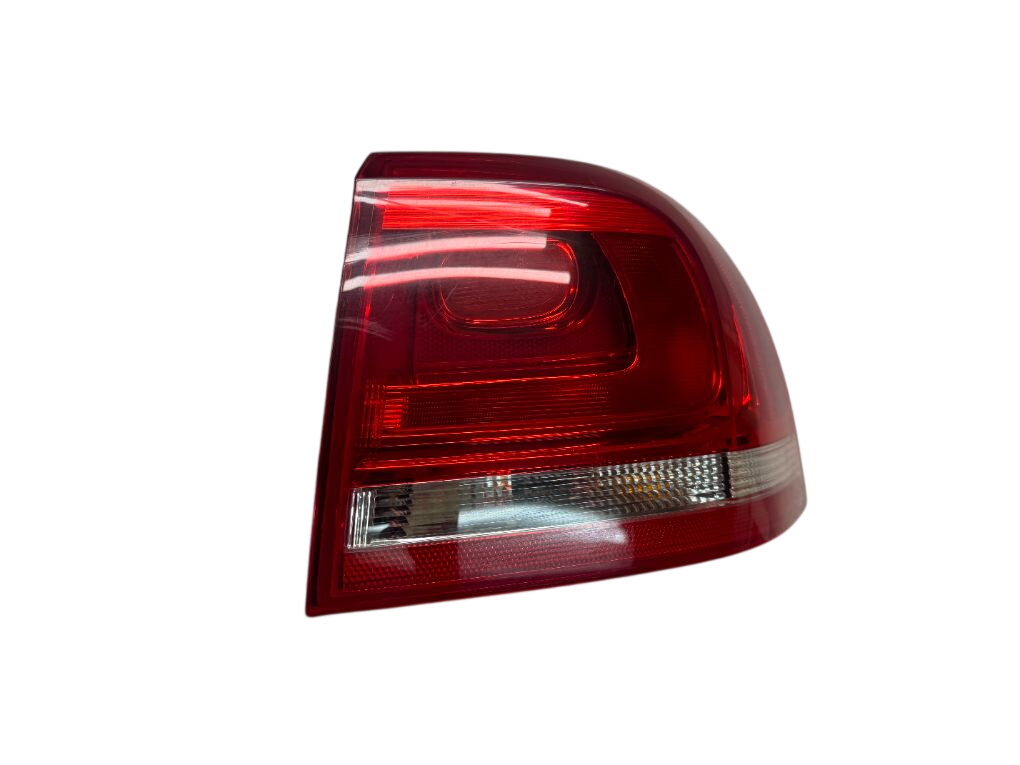 Volkswagen Touareg Tail light, right 7P6945096D Tail light, right VW TOUAREG II (7P)...