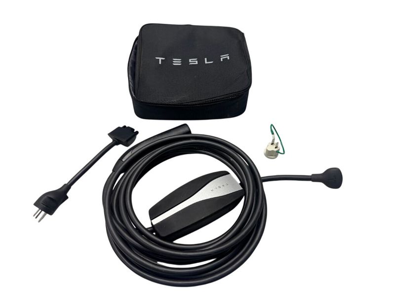 1101789-00-M 110178900M Battery charger TESLA MODEL 3 (2017-)