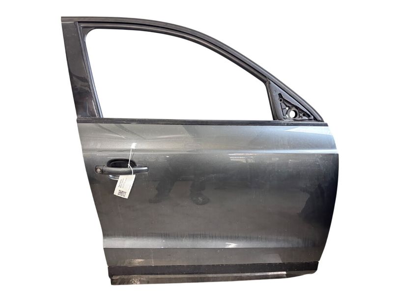 8U0831052C Door Front Right AUDI Q3 (8U) (2011-2018)