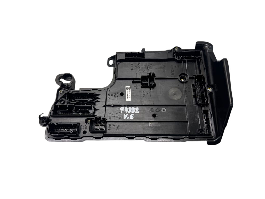 Tesla Model 3 Body control module (BCM) 1567359-00-B 156735900B 1567455-00-B 156745500B...
