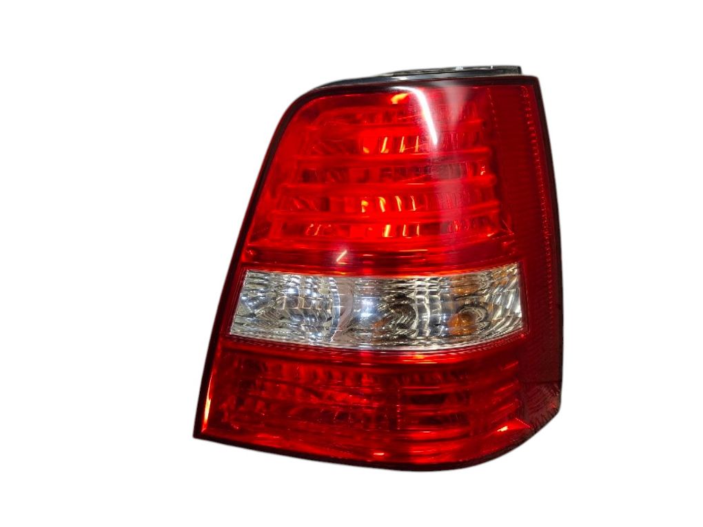 Kia Sorento Tail light, right