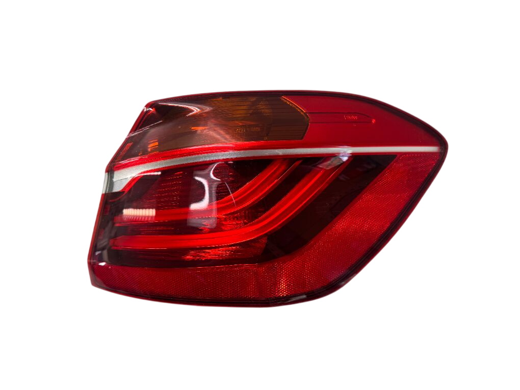 BMW 2 (F22 / F23) Tail light, right 7311060 Tail light, right BMW 2 Active Tourer (...