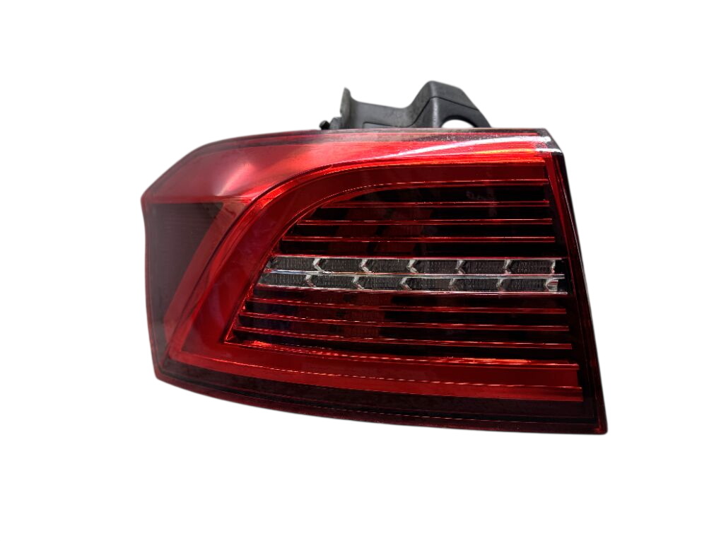 Volkswagen Passat (B8) Left Rear Light Left rear light — VW PASSAT B8 (3G) / ALLTRACK ...