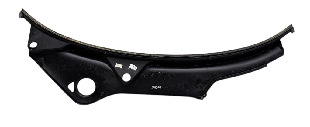 Porsche Panamera Wiper cowl 97055556302 Wiper cowl PORSCHE PANAMERA I (970)...