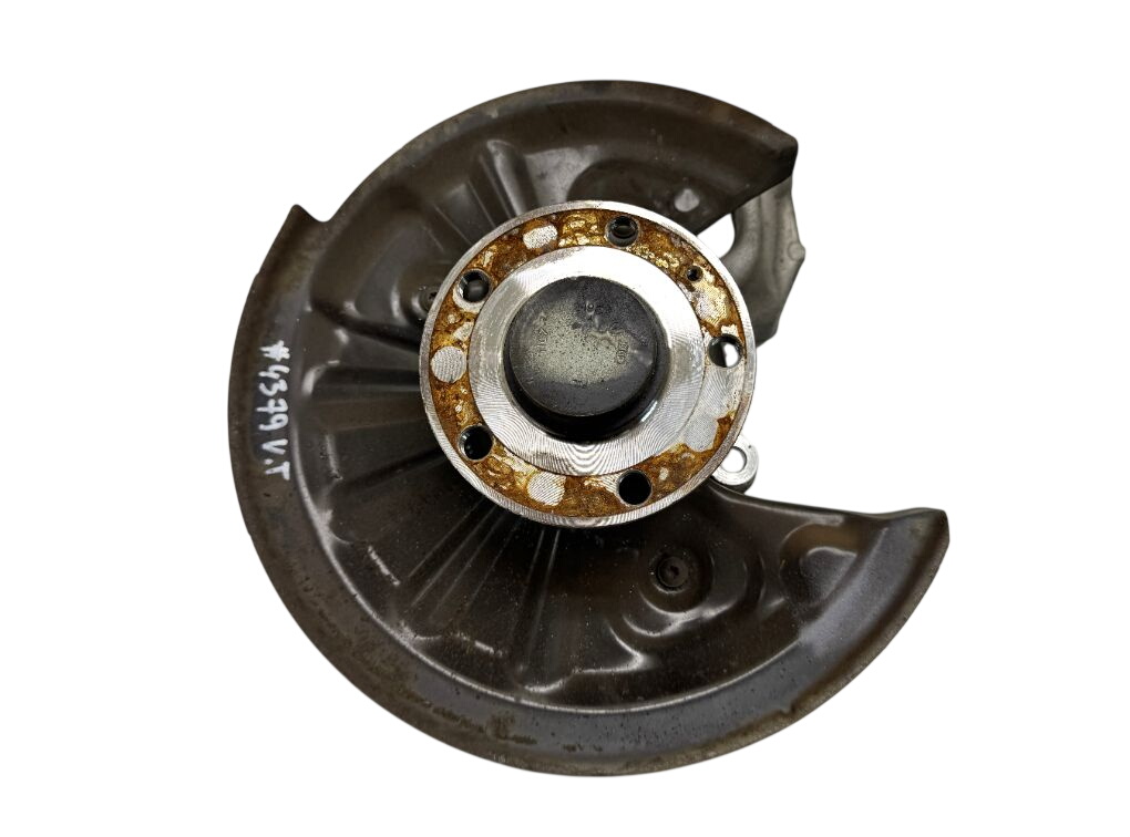 Volkswagen Passat (B8) Wheel bearing housing rear left