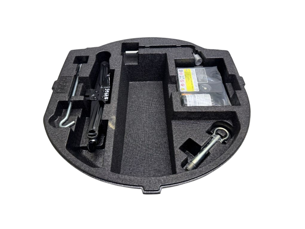 Mazda 2 (DJ) Spare Wheel Well D09W688MX BHR137C20A D09T37C1X LD4737770 LD4769...