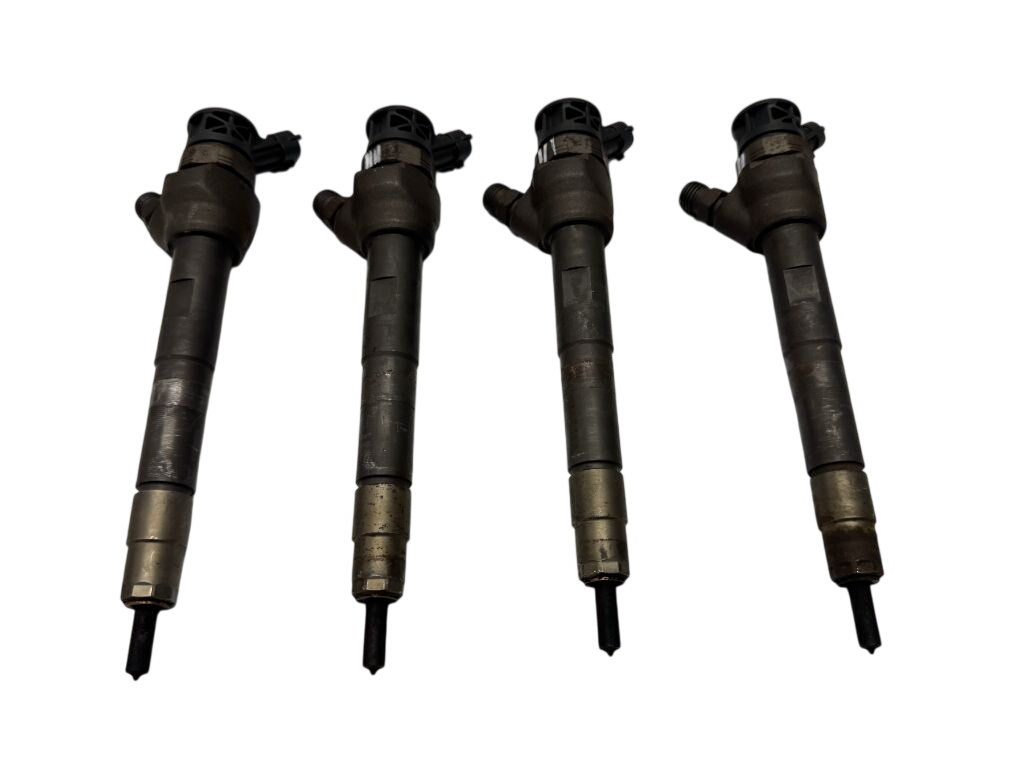 Jaguar XE Fuel injector set G4D3-9K546-AA G4D39K546AA Fuel injector set JAG...