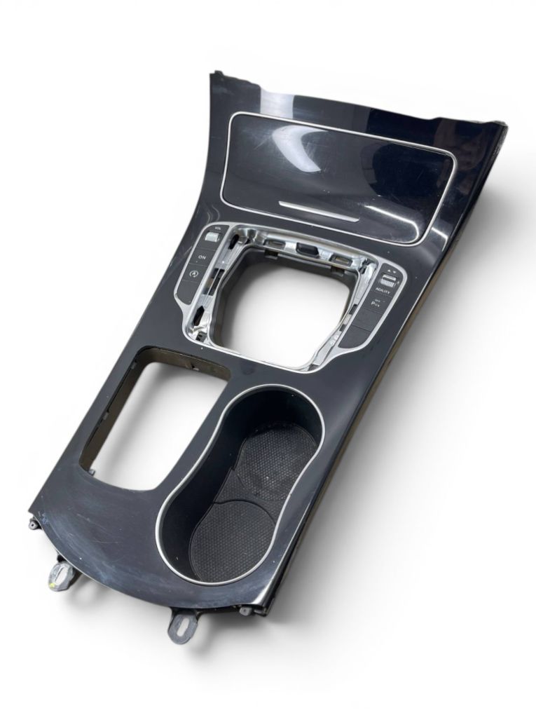 Mercedes-Benz A (W176) center console 2056805807 2056800110 2059056303 2059056204 cen...