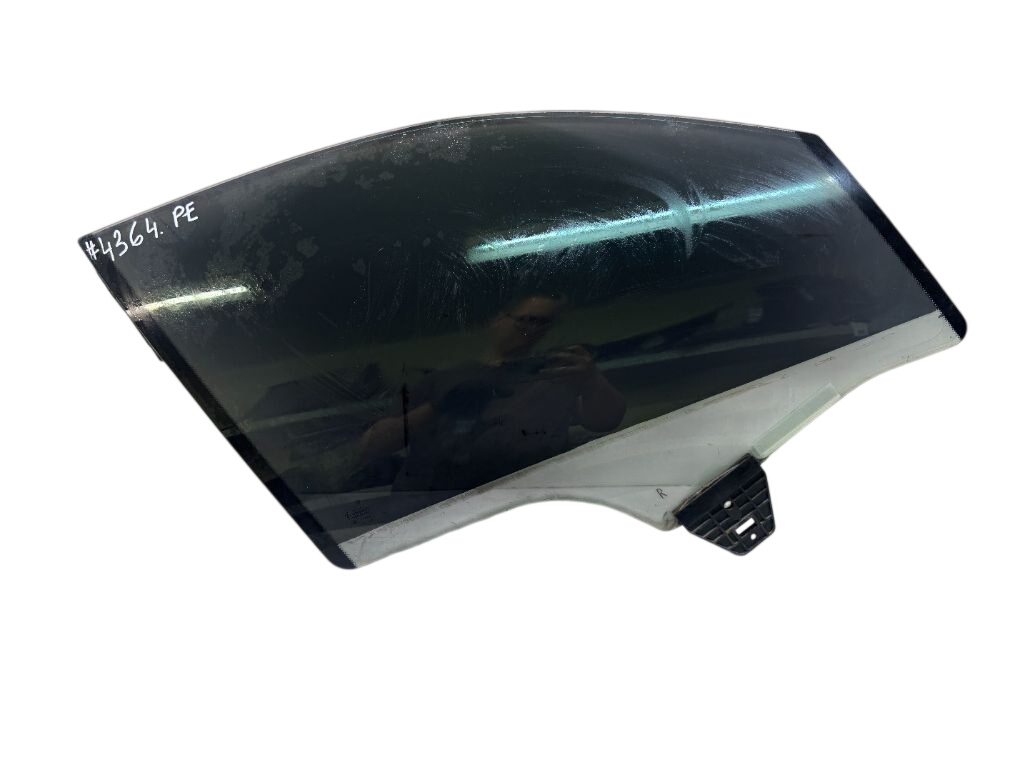 Porsche Panamera Door window glass front right 970542512 Door window glass front right PORSCHE...