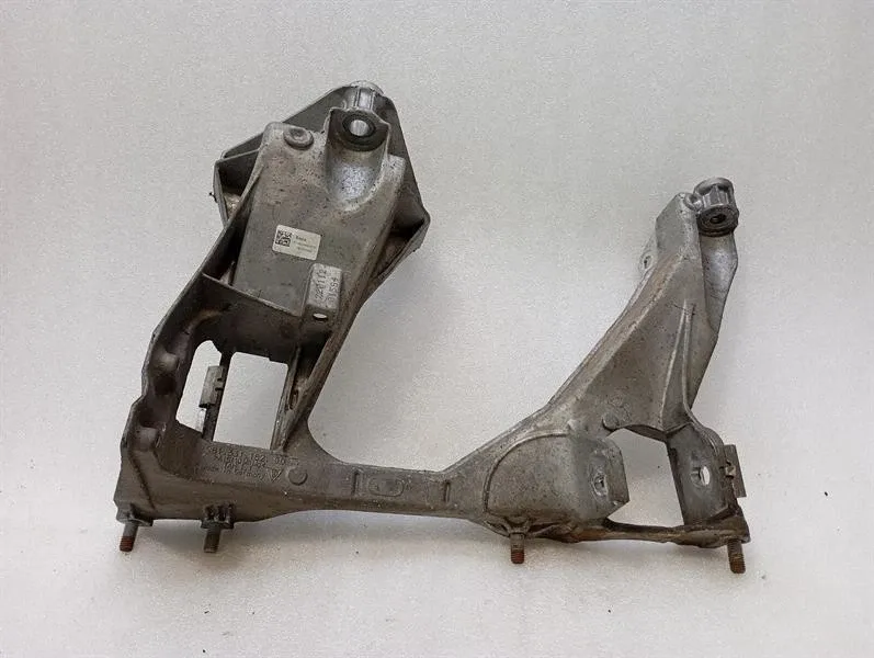 Porsche Cayman (981) Porsche Cayman 981 subframe rear 98133105206 right axle frame rear axle Body type: Coupe
Fuel: Petrol