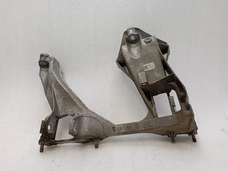 Porsche Cayman (981) Porsche Cayman 981 subframe rear 98133105106 left axle frame rear axle Body type: Coupe
Fuel: Petrol