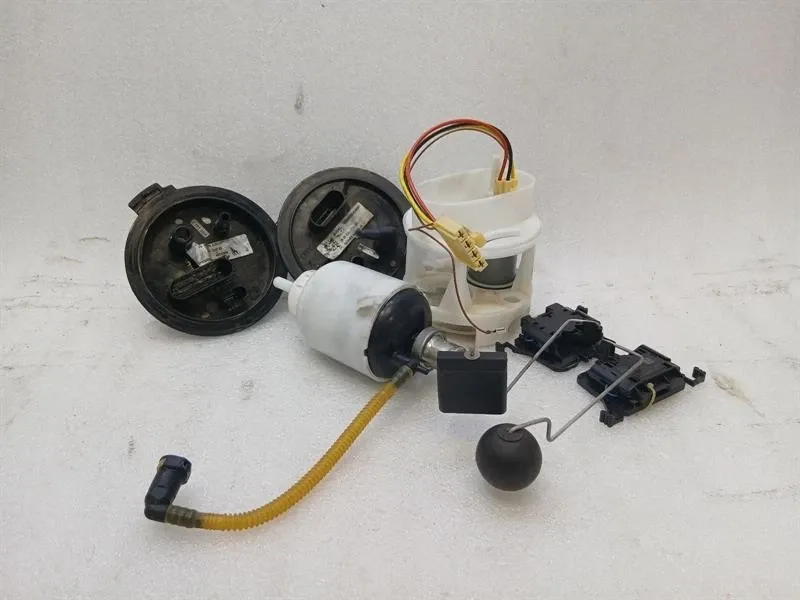 Audi R8 Audi R8 4S AWD Fuel Pump Electric 4S0201444B Fuel Pump Body type: Coupe
Fuel: Petrol
