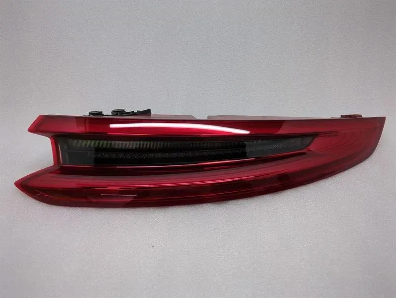 Porsche 911 (991) Porsche 911 991 Right Rear Light 99163116803 RHD RIGHT HAND DRIVE MK2 Body type: Coupe
Fuel: Petrol