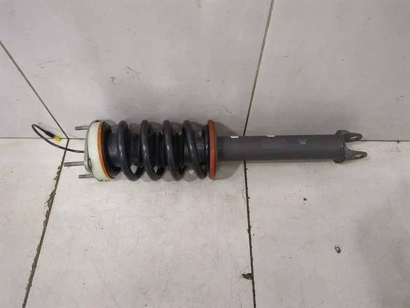 Porsche 911 (991) Porsche 911 991 shock absorber rear 99133305329 shock absorber rear PASM TURBO S Body type: Coupe
Fuel: Petrol