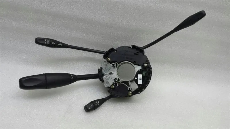Mercedes-Benz A (W168) Mercedes S-Class W220 Wiper Stalks A2205450010 Indicator Switch Steering Column Switch Body type: Saloon
Fuel: Diesel