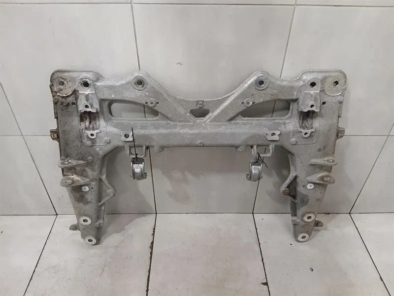 Porsche 911 (991) Porsche Cayman 718 GT4 Beam Subframe Front 99134108116 Front Axle Carrier Body type: Coupe
Fuel: Petrol