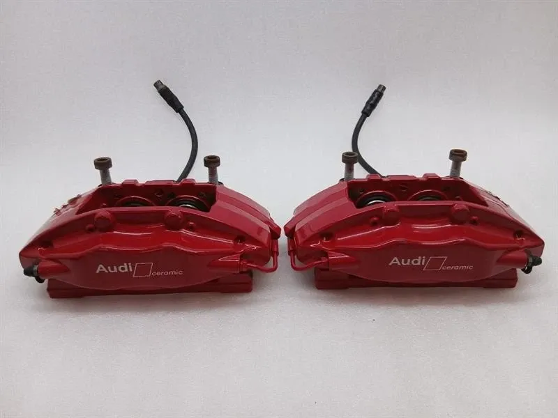 Audi R8 Audi R8 4S AWD brake caliper 4S0615407F rear set brake caliper ceramic Body type: Coupe
Fuel: Petrol