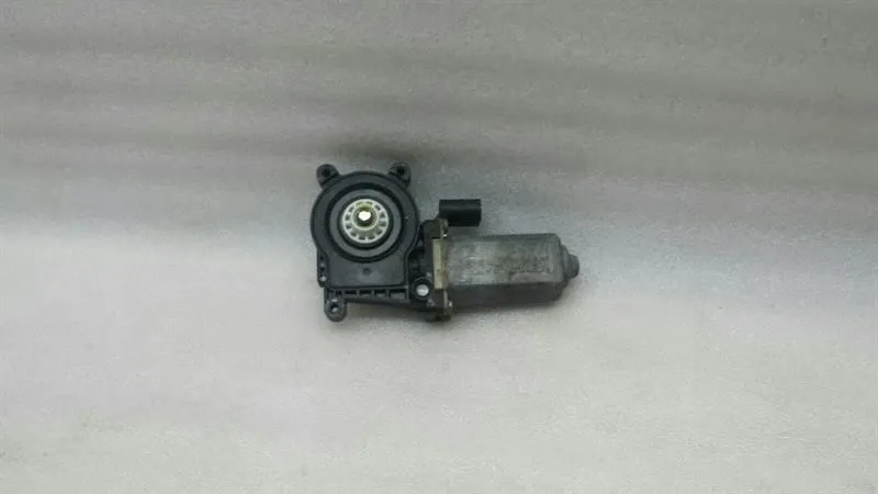 BMW 3 (E46) BMW 3 Series Convertible E46 Door Window Motor LHS 8377789 Window Regulator Motor Body type: Convertible
Fuel: Petrol