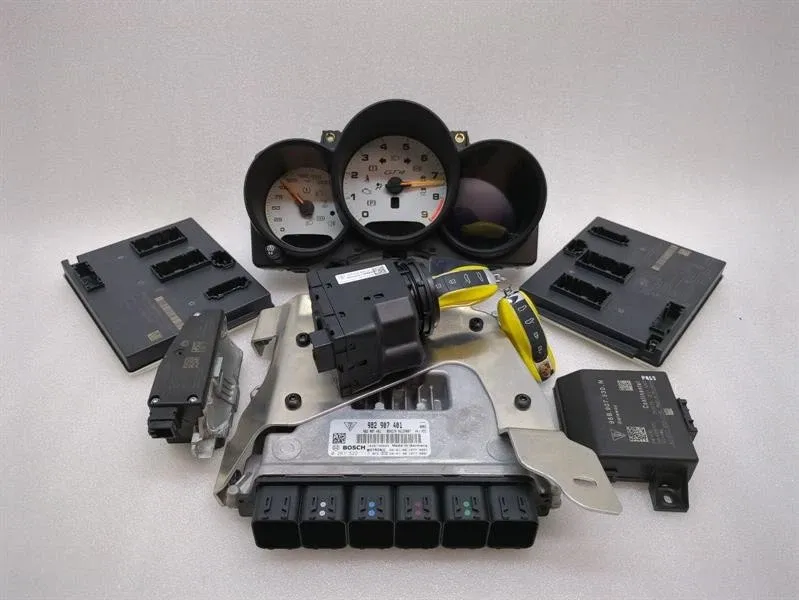 Porsche Cayman 718 GT4 Engine ECU SET 982907401 Engine Control Unit Manual Gearbox Brand/Model: PORSCHE 718
Year: 2020
Engine: 399...