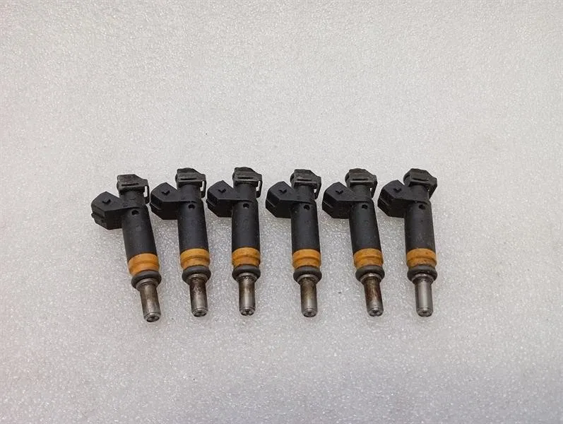 BMW 7 (E65 / E66 / E67 / E68) BMW 7 series E65 injector set 7506924 injector set Body type: Saloon
Fuel: Petrol