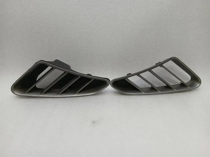 Porsche Boxster (987) Porsche Boxster 987 rear grille set 98750475001 ventilation grille rear set Body type: Convertible
Fuel: Petrol