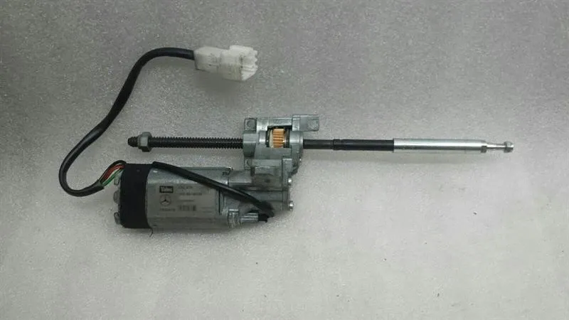 Mercedes-Benz A (W168) Mercedes SL R230 Steering Column Adjustment A2304600025 Steering Column Body type: Convertible
Fuel: Petrol