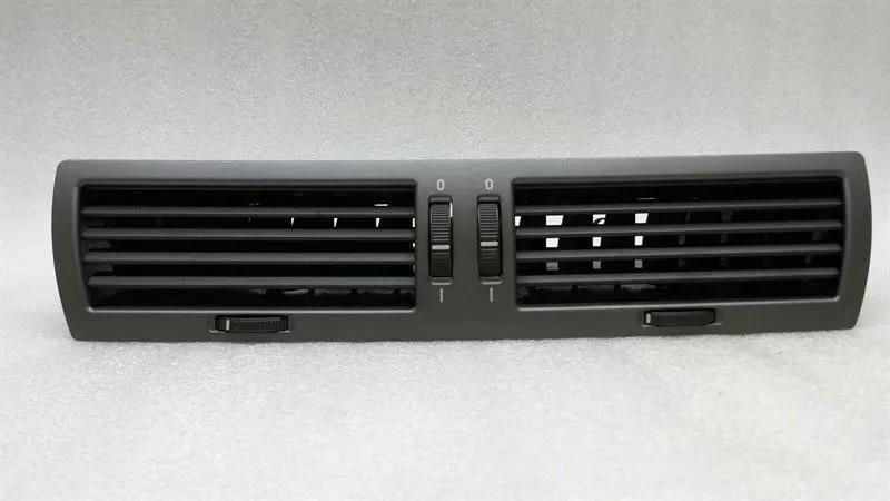 BMW 7 (E65 / E66 / E67 / E68) BMW 7 series E65 Air vent 64228223599 ventilation nozzle ventilation grille Body type: Saloon
Fuel: Petrol