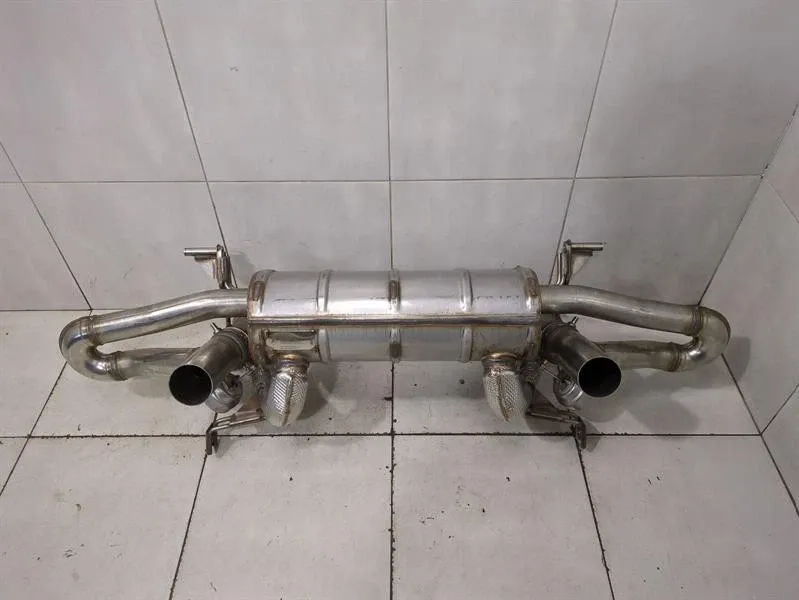 Lamborghini Huracan Performante Exhaust Silencer 4T0251051B Exhaust Sport Brand/Model: LAMBORGHINI HURACAN
Year: 2018
Eng...