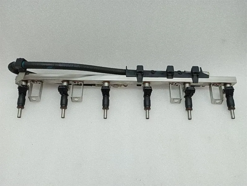 BMW Z4 (E85 / E86) BMW Z4 E85 E86 Injector Fuel Rail/Hose 7531634 Fuel Injector 13537537965