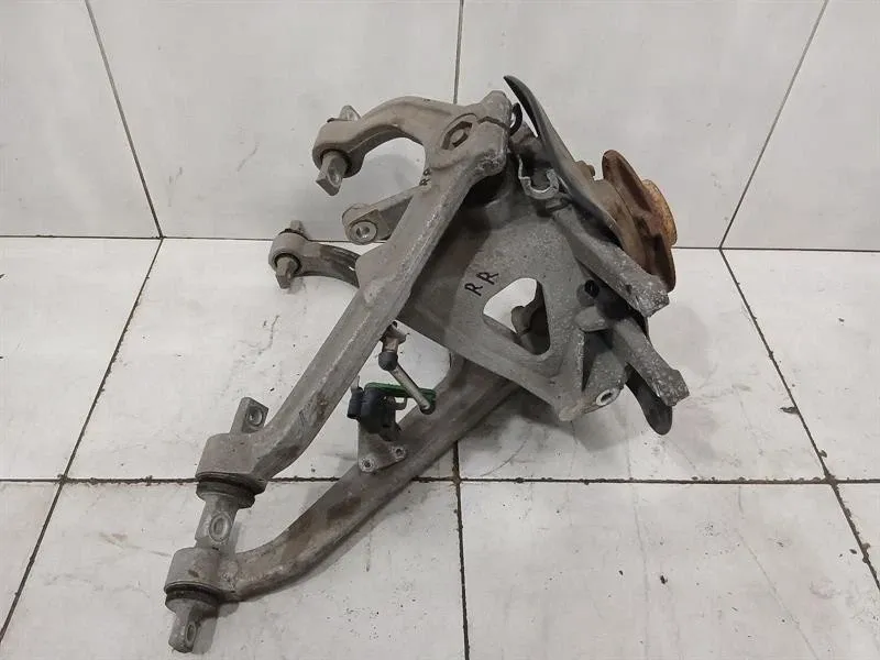 Audi R8 Audi R8 4S AWD Right Rear Hub 4S0505434E Wheel Bearing Housing Rear Right Body type: Coupe
Fuel: Petrol