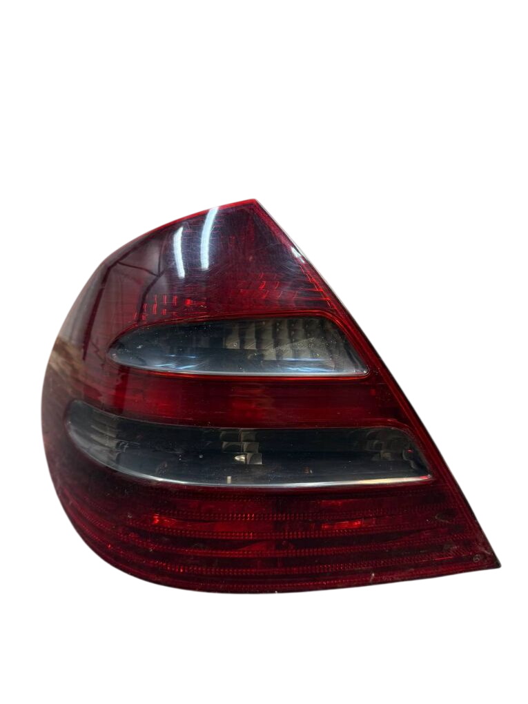 Mercedes-Benz A (W168) takavalo (vasen) A2118200364 2118200364 A2118200177 2118200177 T...