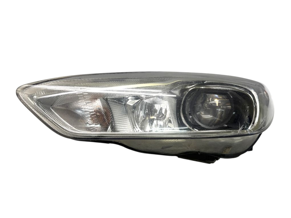 Ford Focus priekinis žibintas (kairėje)