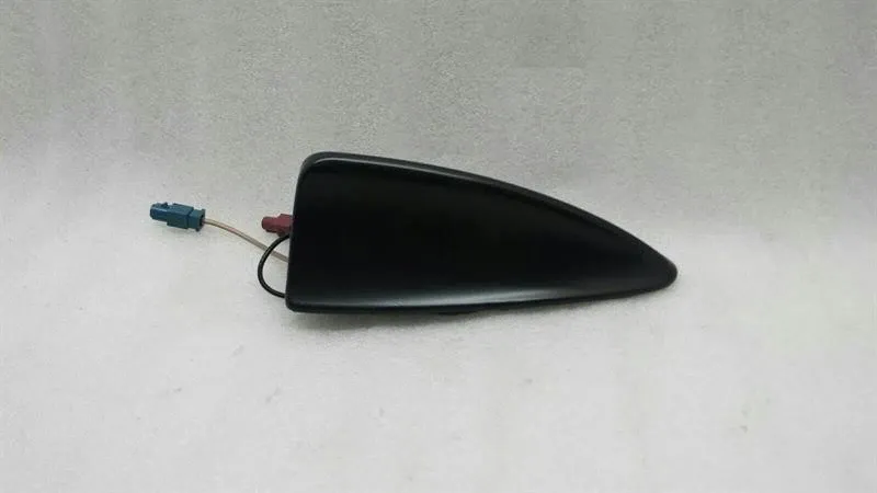 BMW 5 (E60 / E61) BMW 5 Series Aerial / Antenna 6953211 Antenna 6921899 Body type: Saloon
Fuel: Petrol