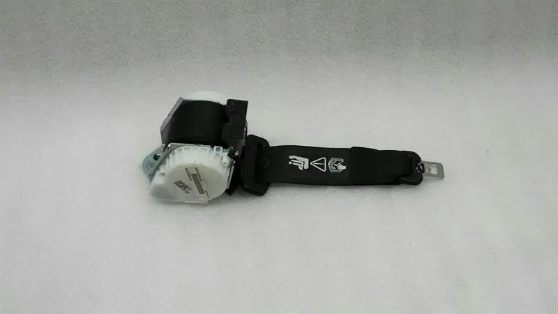 BMW 5 (E60 / E61) BMW 5 Series Rear Center Seat Belt 7070085 Seat Belt Strap Rear Body type: Saloon
Fuel: Petrol