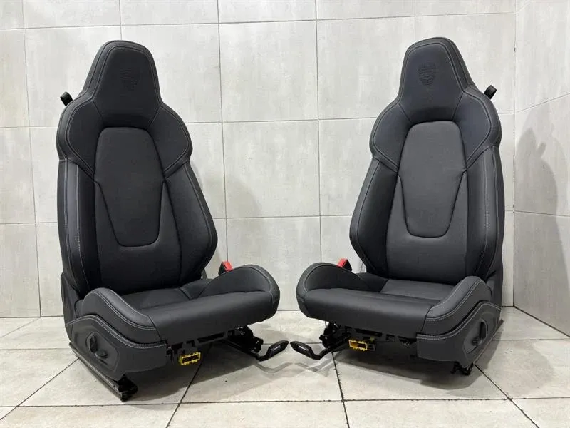 Porsche 911 (992) Porsche 911 992 GT3 Touring Seats Interior 4-Way Cooled Heated Sport Body type: Targa
Fuel: Hybrid
