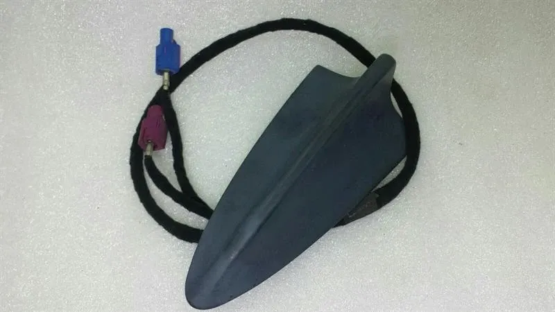 BMW 7 (E65 / E66 / E67 / E68) BMW 7 series E65 Aerial / Antenna 6912136 Antenna Body type: Saloon
Fuel: Petrol