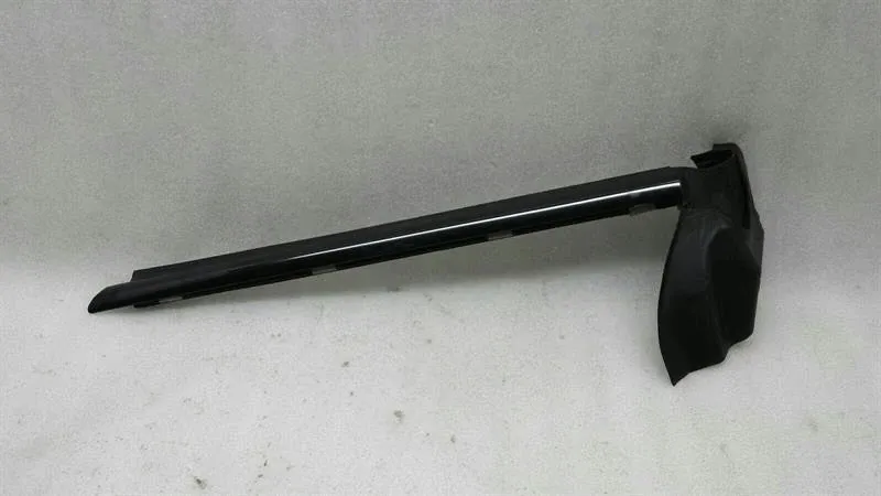 Mercedes-Benz A (W169) Mercedes SL Rear Right Side Window Rail/Molding/Seal A2306730265 Strip Body type: Convertible
Fuel: Petrol