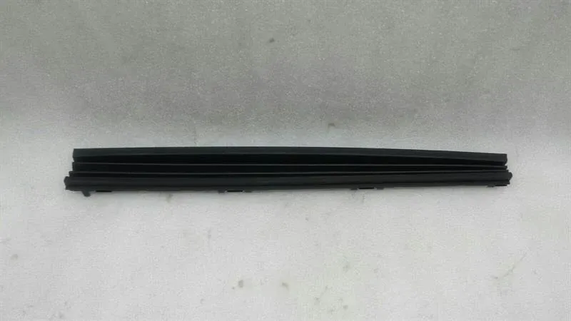 Mercedes-Benz A (W169) Mercedes CL Roller Blind Sliding Roof Left A2167840109 Roller Blind Body type: Coupe
Fuel: Petrol