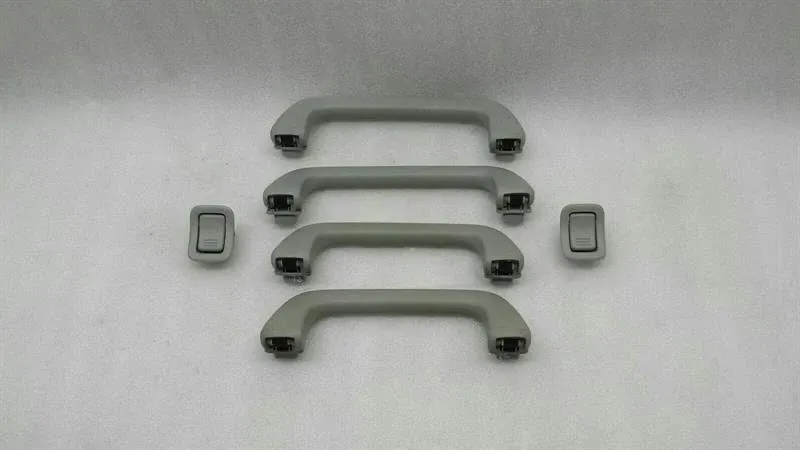 Mercedes-Benz A (W169) Mercedes S-Class Door Inner Handle Set A2218100551 Interior Door Handle A2218100351 Body type: Saloon
Fuel: Petrol