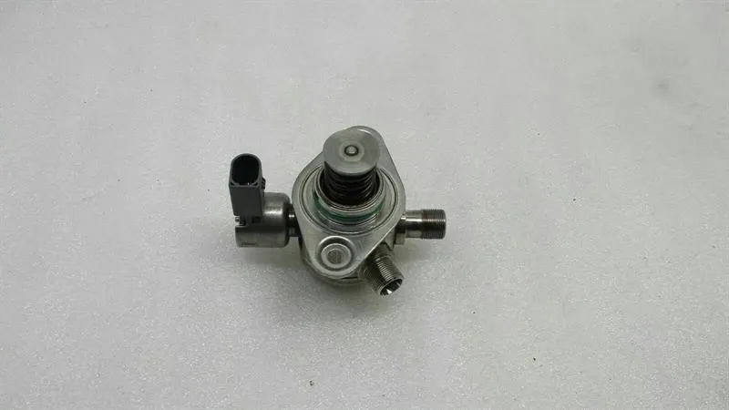 Mercedes-Benz CLS (C218) Mercedes CLS AMG High Pressure Fuel Pump A2780700101 Fuel Pump Body type: Saloon
Fuel: Petrol