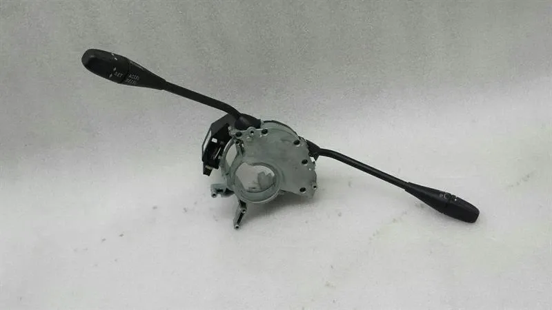 Mercedes-Benz SLK (R171) Mercedes CLS Wiper Stalks Switch A1715402645 Switch Body type: Saloon
Fuel: Petrol