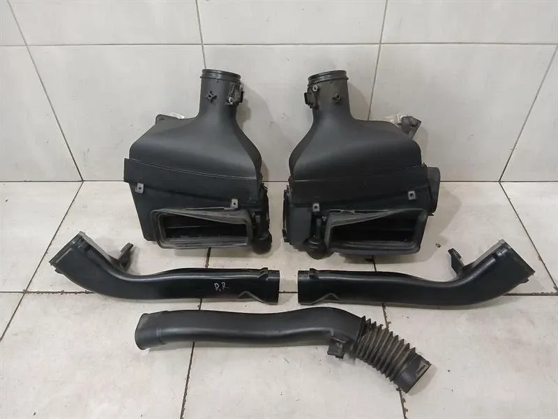 Audi R8 Audi R8 4S AWD Air Filter Box Set 4S0133843B Air Filter Box Set Body type: Coupe
Fuel: Petrol