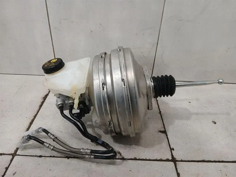 Porsche Boxster (981) Porsche Boxster GT4RS Spyder Brake Servo 99135512584 Brake Booster Body type: Convertible
Fuel: Petrol