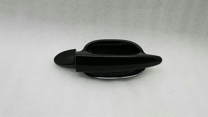 BMW 5 (E60 / E61) BMW 5 Series Door Handle Front Right 51216961444 Door Handle 51217191916 Body type: Saloon
Fuel: Petrol