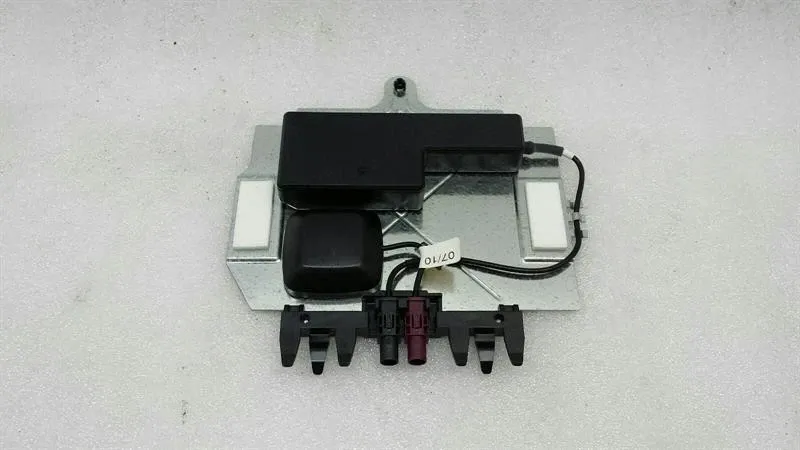Mercedes-Benz A (W169) Mercedes CL GPS Antenna Module A2168201075 ECU Body type: Coupe
Fuel: Petrol