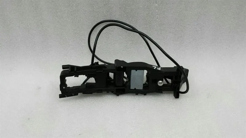 Mercedes-Benz A (W169) Mercedes CLS front left door inner handle A2117600134 interior door handle Body type: Saloon
Fuel: Petrol