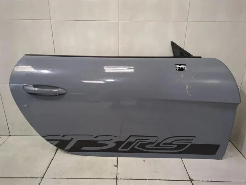 Porsche 911 (992) Porsche 911 992 GT3RS Right Door 9GT831052H Door Right Carbon S/T Body type: Coupe
Fuel: Petrol