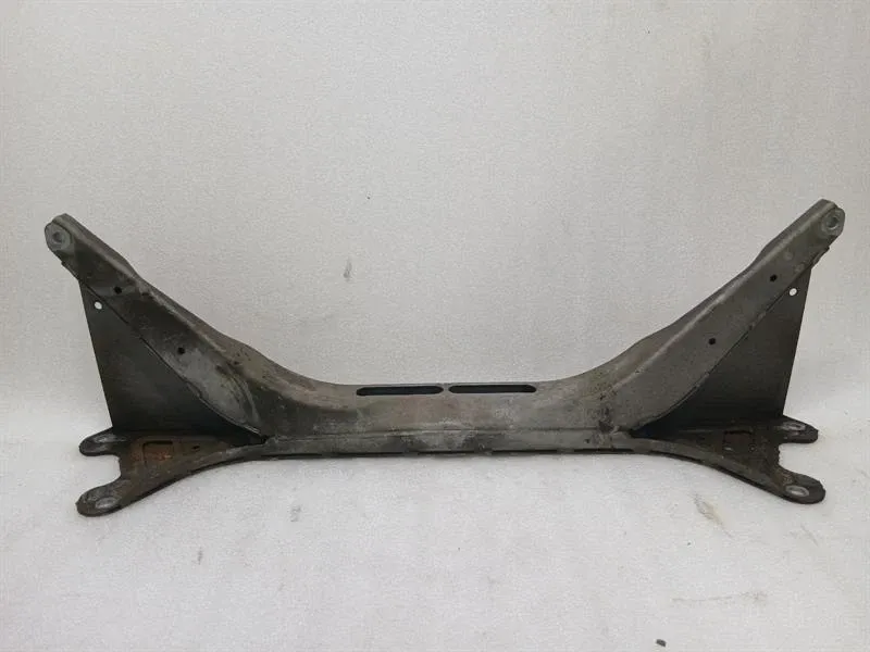 Porsche Boxster (981) Porsche Cayman 981 GT4 Subframe Rear 982505099D Middle GT4 Axle Frame Body type: Coupe
Fuel: Petrol